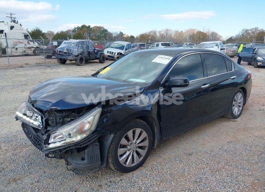 Photo 2 of 2015 Honda Accord TOURING (VIN 1HGCR3F93FA035940)