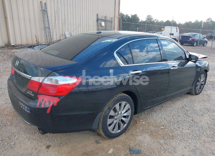 Photo 4 of 2015 Honda Accord TOURING (VIN 1HGCR3F93FA035940)