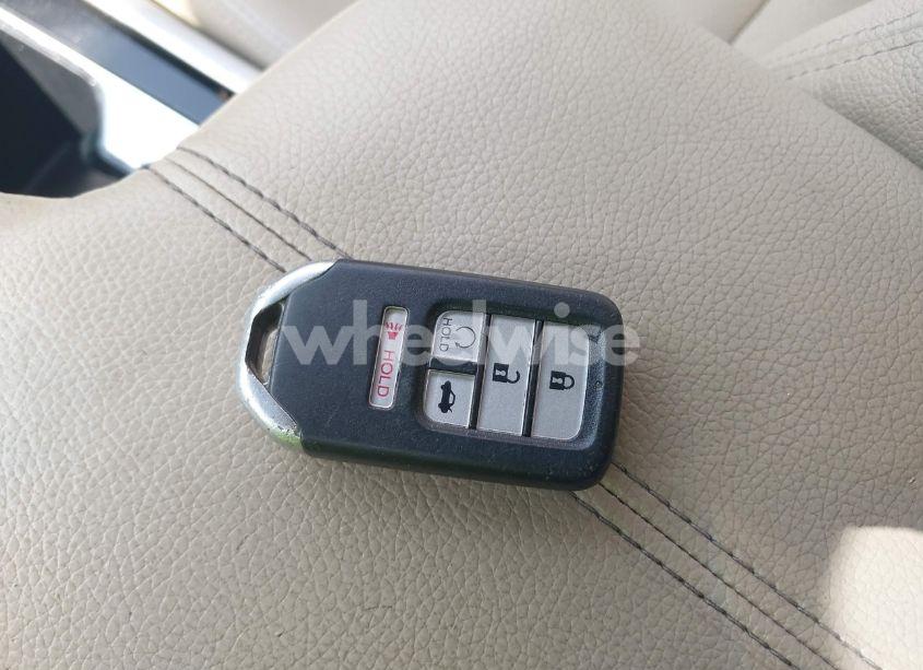 Photo 11 of 2016 Honda Accord TOURING (VIN 1HGCR3F93GA018704)