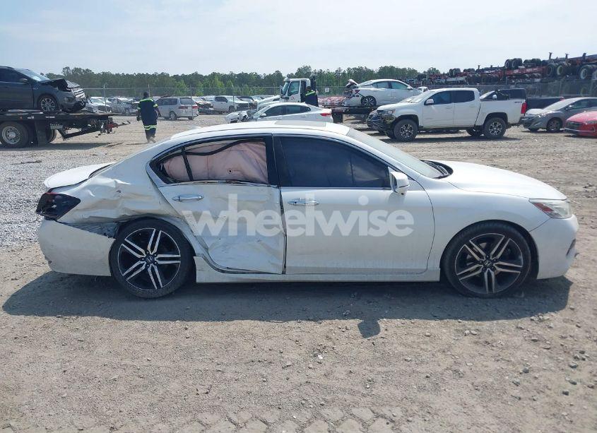 Photo 13 of 2016 Honda Accord TOURING (VIN 1HGCR3F93GA018704)