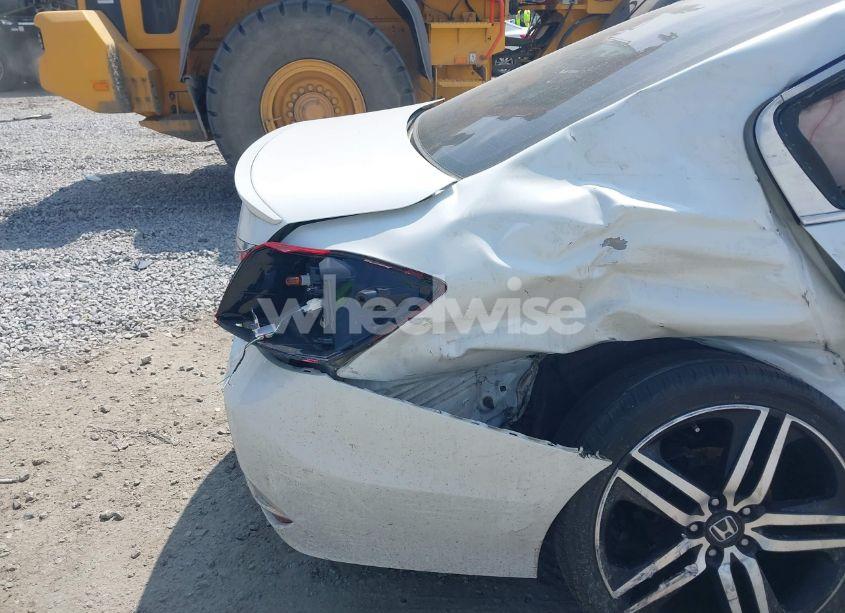 Photo 6 of 2016 Honda Accord TOURING (VIN 1HGCR3F93GA018704)