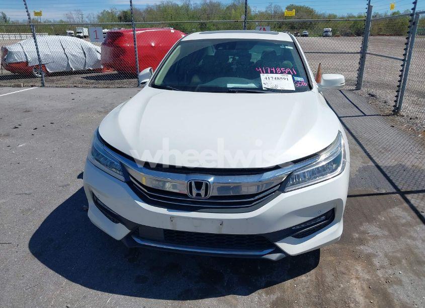 Photo 13 of 2016 Honda Accord TOURING (VIN 1HGCR3F93GA024342)