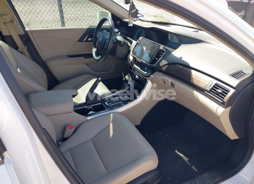 Photo 5 of 2016 Honda Accord TOURING (VIN 1HGCR3F93GA024342)