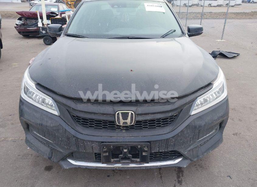 Photo 12 of 2017 Honda Accord TOURING V6 (VIN 1HGCR3F93HA037366)