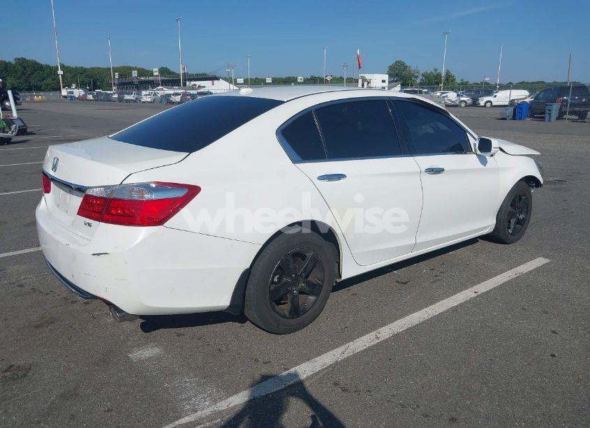 Photo 4 of 2013 Honda Accord TOURING (VIN 1HGCR3F94DA005505)
