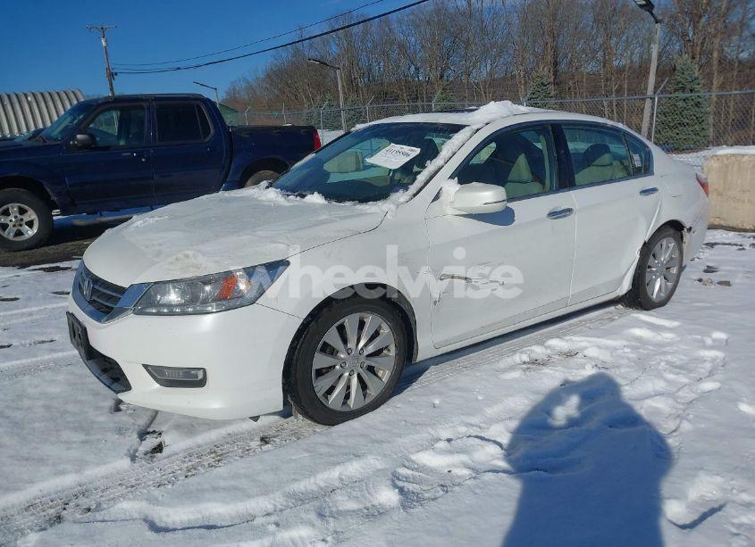Photo 2 of 2013 Honda Accord TOURING (VIN 1HGCR3F94DA037287)