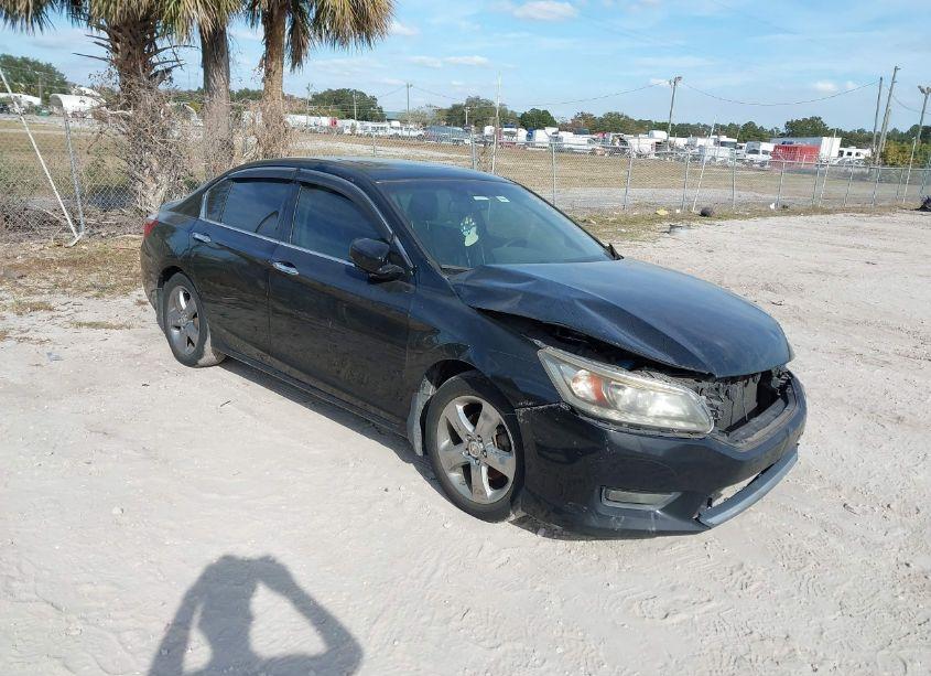 2015 Honda Accord TOURING (VIN 1HGCR3F94FA002154) main photo