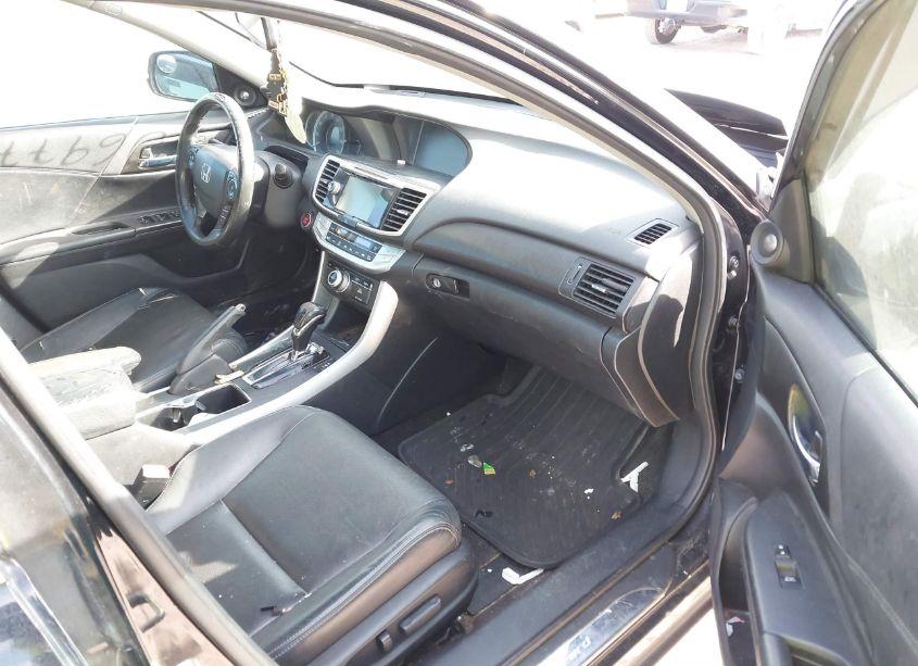 Photo 5 of 2015 Honda Accord TOURING (VIN 1HGCR3F94FA002154)