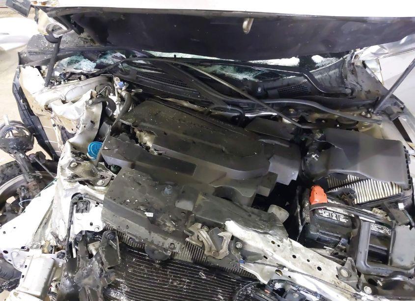 Photo 10 of 2015 Honda Accord TOURING (VIN 1HGCR3F94FA024736)