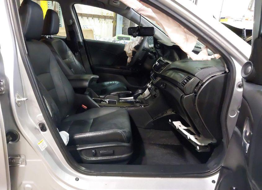 Photo 5 of 2015 Honda Accord TOURING (VIN 1HGCR3F94FA024736)