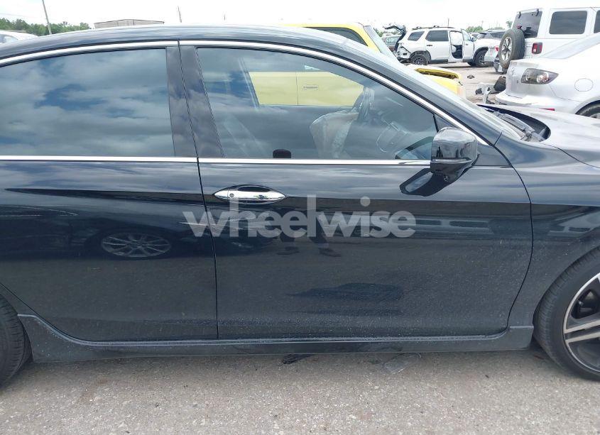 Photo 13 of 2016 Honda Accord TOURING (VIN 1HGCR3F94GA004410)