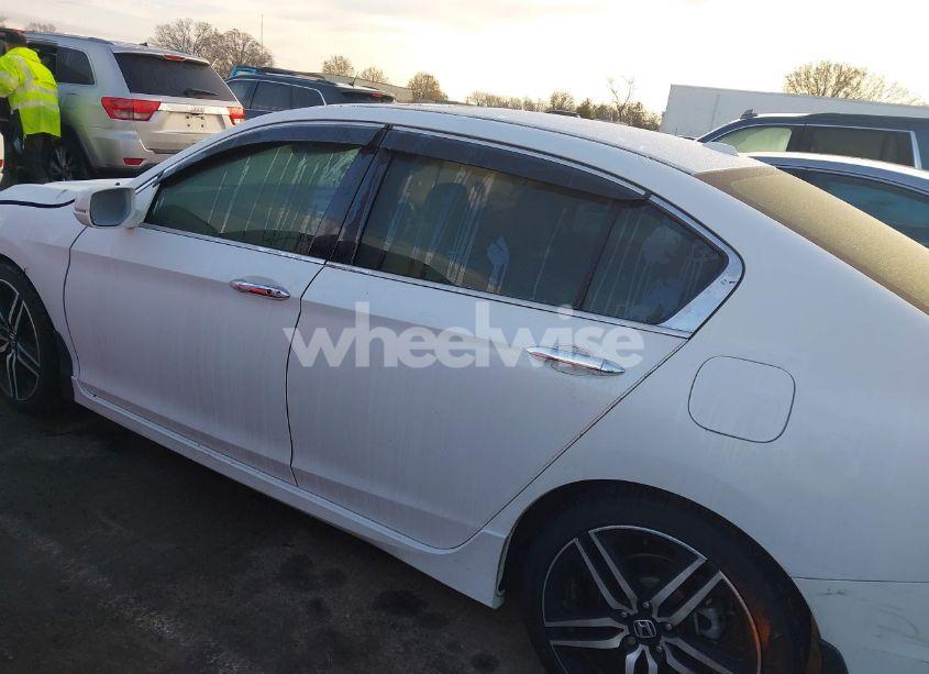 Photo 14 of 2016 Honda Accord TOURING (VIN 1HGCR3F94GA030795)