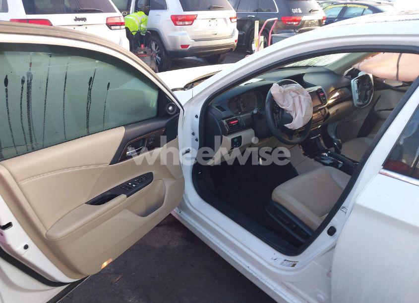 Photo 5 of 2016 Honda Accord TOURING (VIN 1HGCR3F94GA030795)