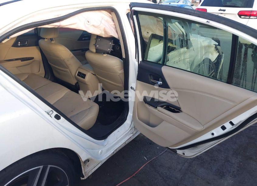 Photo 8 of 2016 Honda Accord TOURING (VIN 1HGCR3F94GA030795)