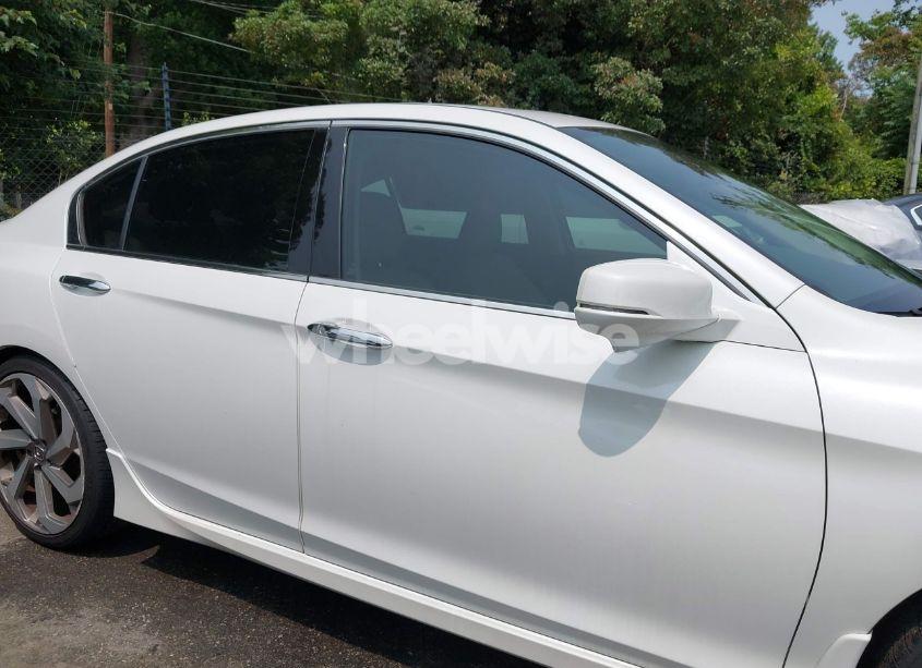 Photo 13 of 2017 Honda Accord TOURING V6 (VIN 1HGCR3F94HA019801)