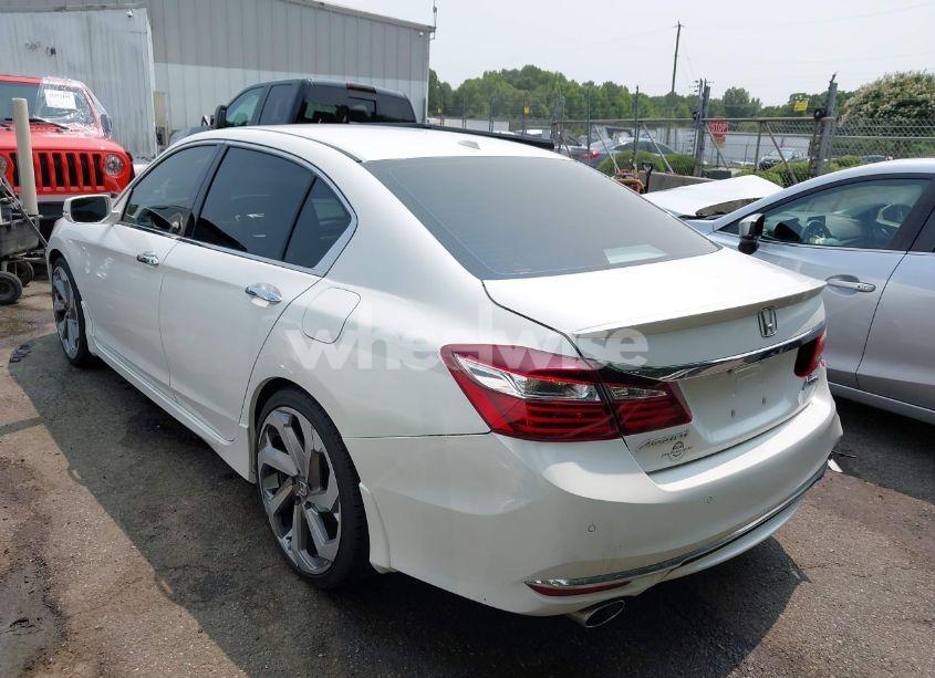 Photo 3 of 2017 Honda Accord TOURING V6 (VIN 1HGCR3F94HA019801)