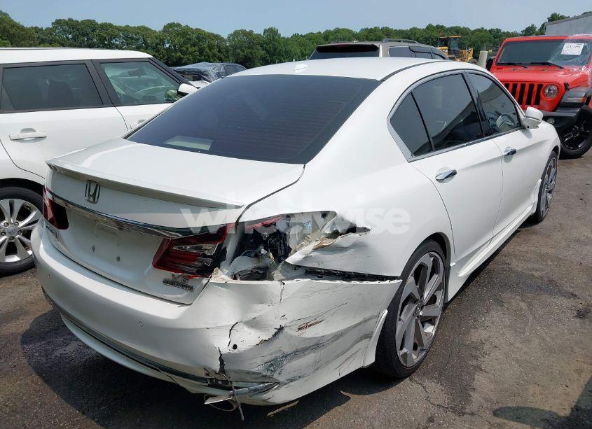 Photo 4 of 2017 Honda Accord TOURING V6 (VIN 1HGCR3F94HA019801)