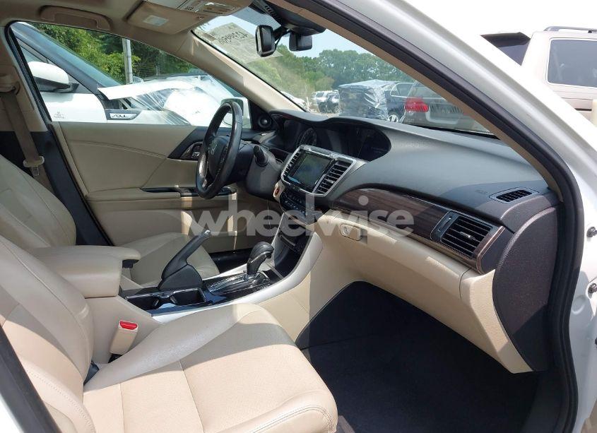 Photo 5 of 2017 Honda Accord TOURING V6 (VIN 1HGCR3F94HA019801)