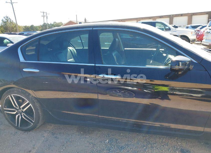 Photo 14 of 2017 Honda Accord TOURING V6 (VIN 1HGCR3F94HA028322)
