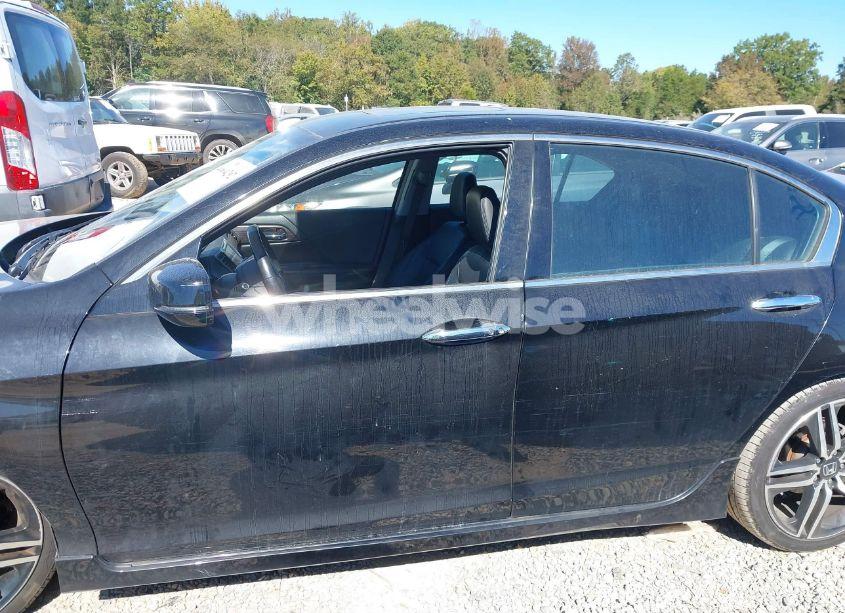 Photo 15 of 2017 Honda Accord TOURING V6 (VIN 1HGCR3F94HA028322)