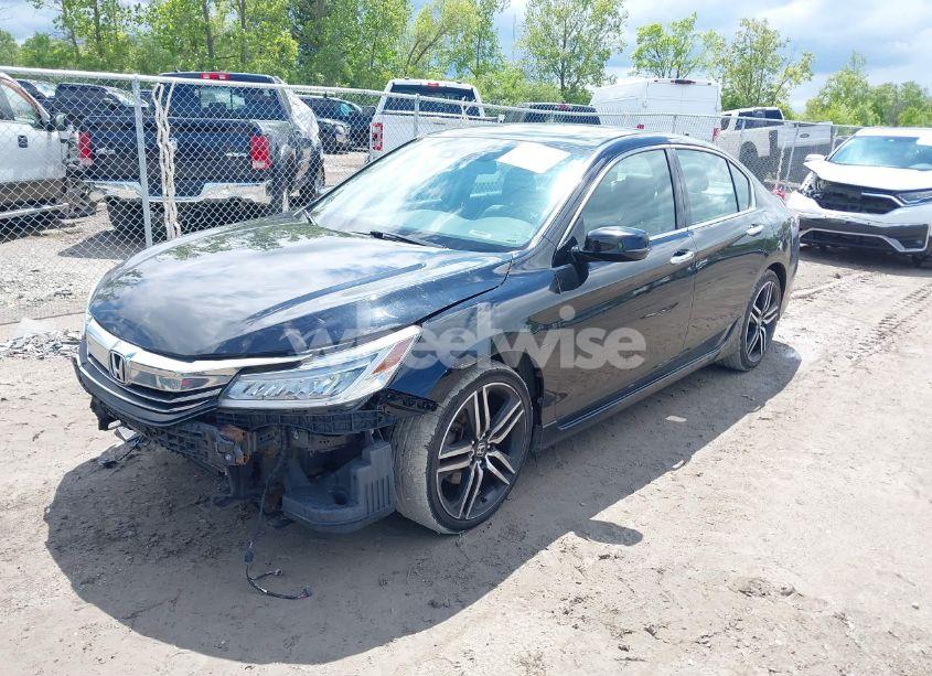Photo 2 of 2017 Honda Accord TOURING V6 (VIN 1HGCR3F94HA041071)