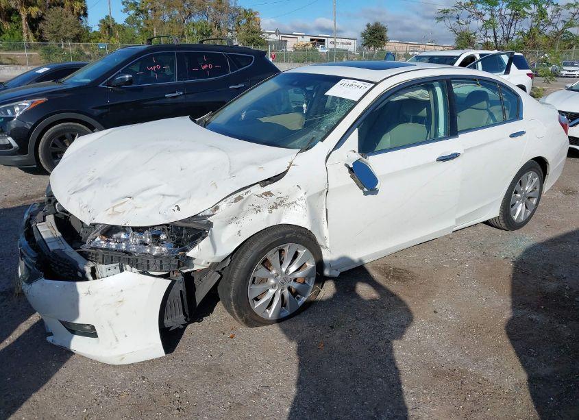 Photo 2 of 2014 Honda Accord TOURING (VIN 1HGCR3F95EA013064)