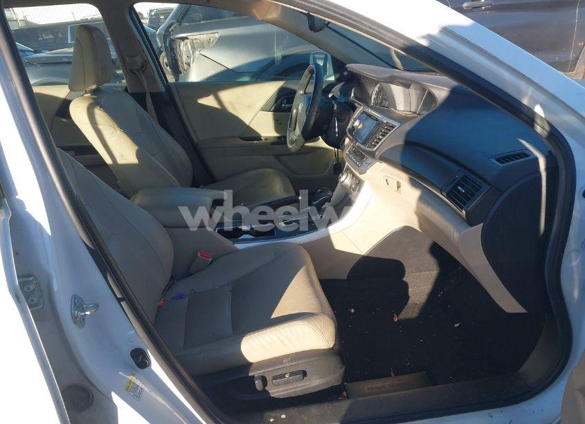 Photo 5 of 2015 Honda Accord TOURING (VIN 1HGCR3F95FA030836)