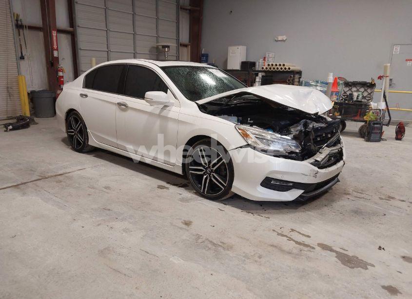 2016 Honda Accord TOURING (VIN 1HGCR3F95GA012841) main photo