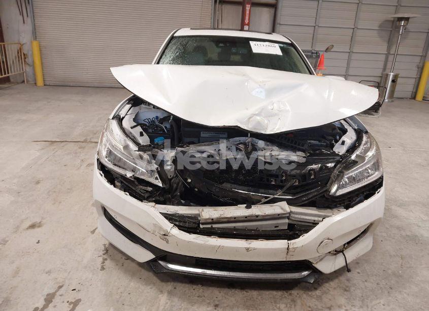 Photo 13 of 2016 Honda Accord TOURING (VIN 1HGCR3F95GA012841)