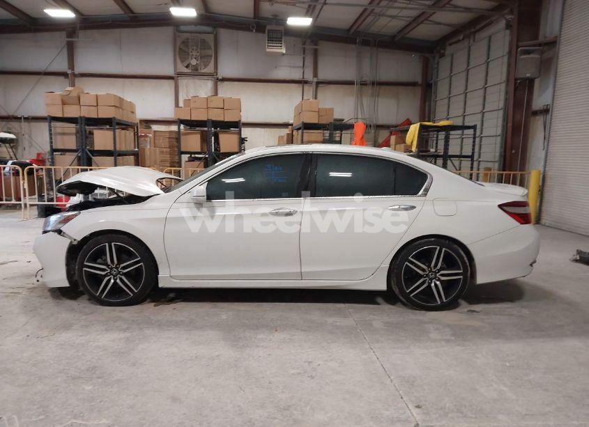 Photo 15 of 2016 Honda Accord TOURING (VIN 1HGCR3F95GA012841)