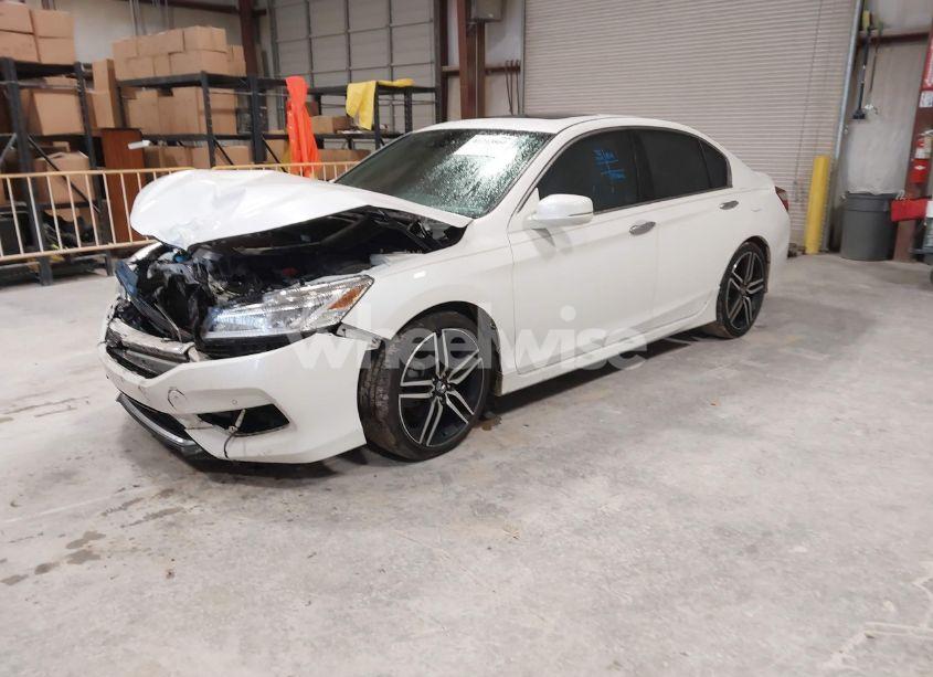 Photo 2 of 2016 Honda Accord TOURING (VIN 1HGCR3F95GA012841)
