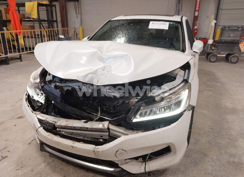 Photo 6 of 2016 Honda Accord TOURING (VIN 1HGCR3F95GA012841)