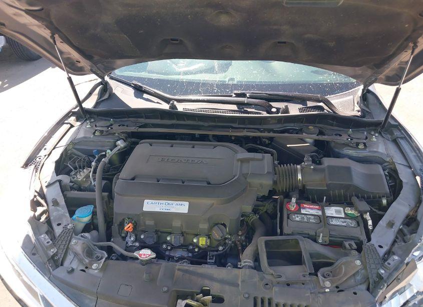 Photo 9 of 2016 Honda Accord TOURING (VIN 1HGCR3F95GA015013)