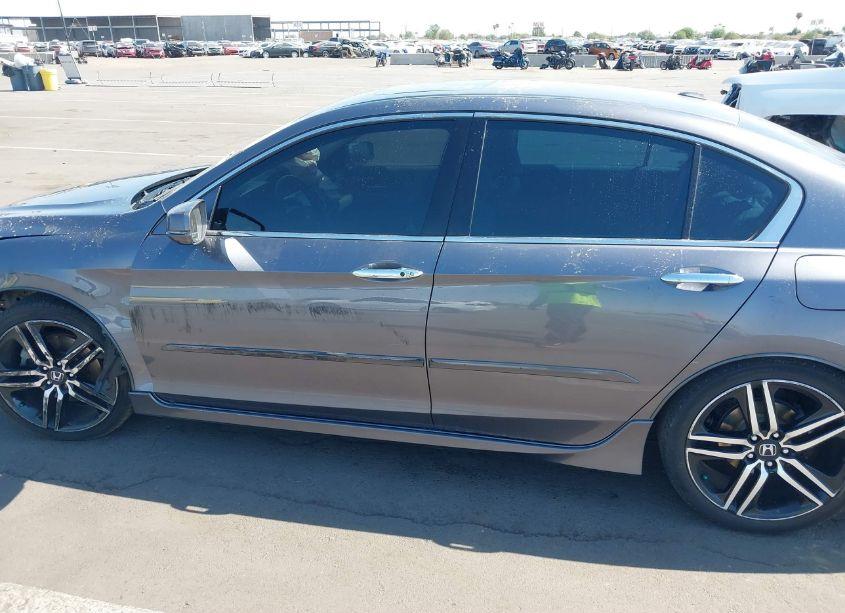 Photo 13 of 2016 Honda Accord TOURING (VIN 1HGCR3F95GA015013)
