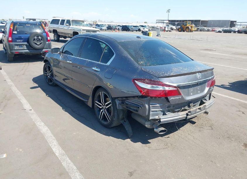 Photo 2 of 2016 Honda Accord TOURING (VIN 1HGCR3F95GA015013)
