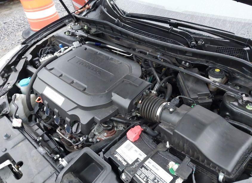 Photo 10 of 2017 Honda Accord TOURING V6 (VIN 1HGCR3F95HA015157)