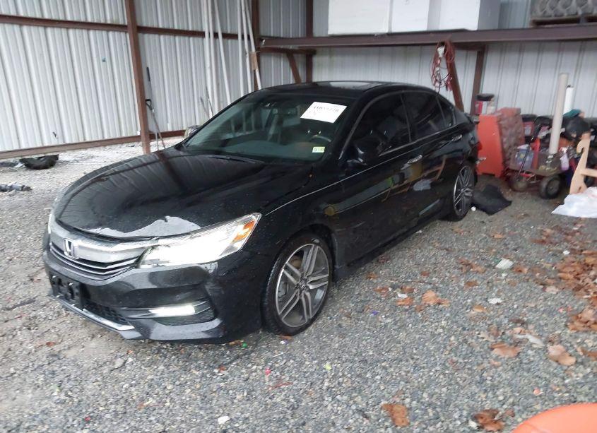 Photo 2 of 2017 Honda Accord TOURING V6 (VIN 1HGCR3F95HA015157)