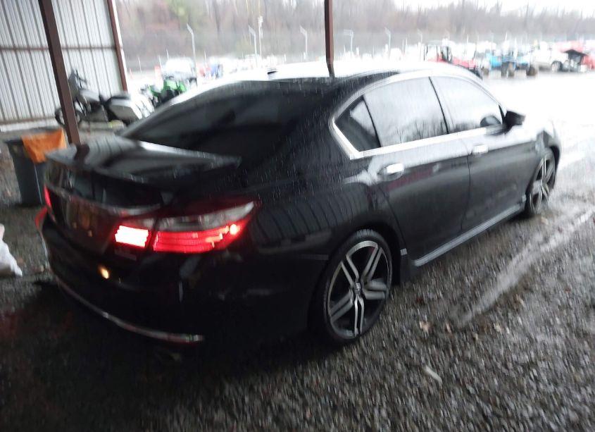 Photo 4 of 2017 Honda Accord TOURING V6 (VIN 1HGCR3F95HA015157)