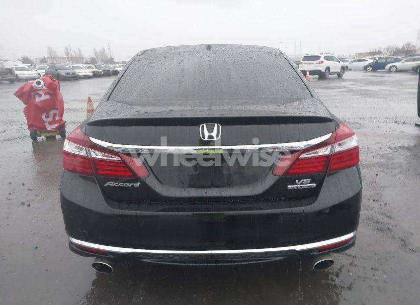 Photo 15 of 2016 Honda Accord TOURING (VIN 1HGCR3F96GA020561)