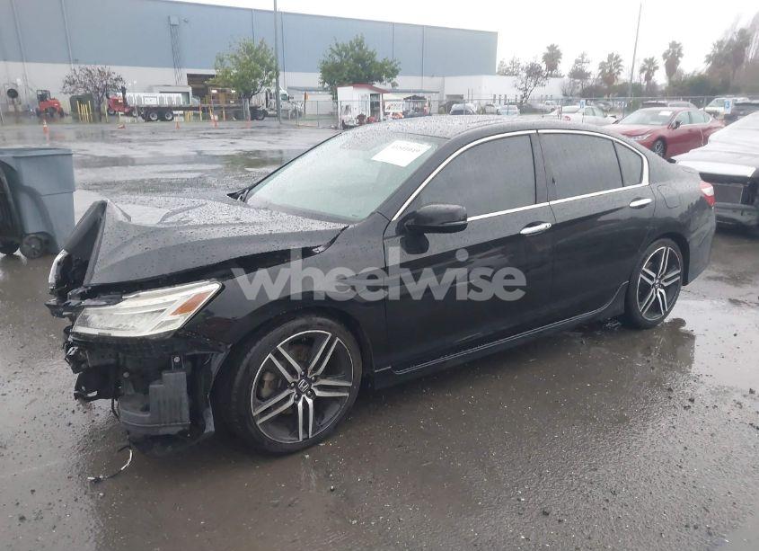 Photo 2 of 2016 Honda Accord TOURING (VIN 1HGCR3F96GA020561)