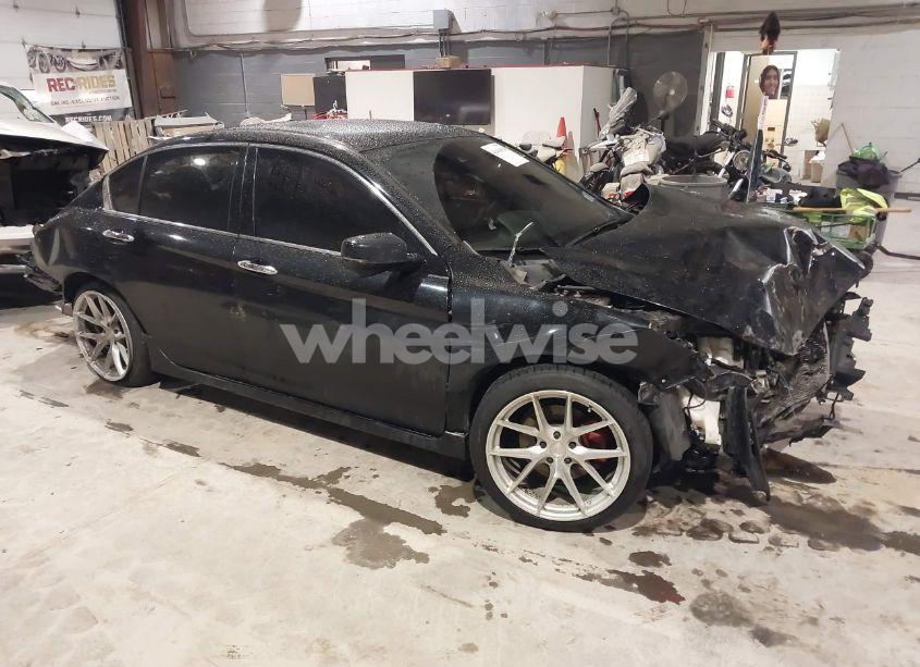 2016 Honda Accord TOURING (VIN 1HGCR3F96GA034170) main photo
