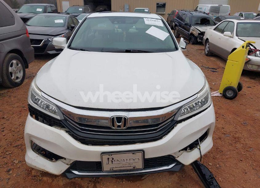 Photo 12 of 2017 Honda Accord TOURING V6 (VIN 1HGCR3F96HA002997)