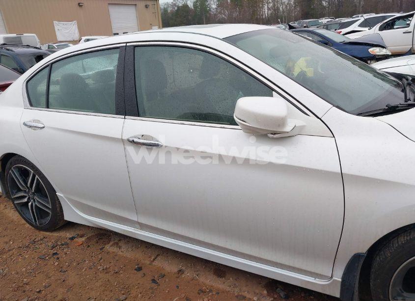 Photo 13 of 2017 Honda Accord TOURING V6 (VIN 1HGCR3F96HA002997)