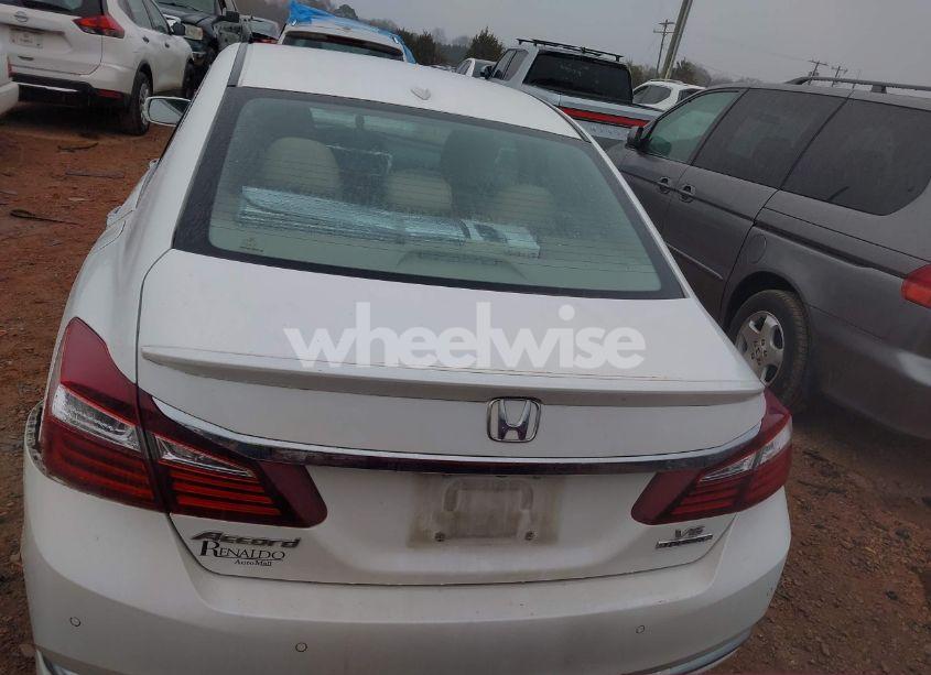 Photo 16 of 2017 Honda Accord TOURING V6 (VIN 1HGCR3F96HA002997)