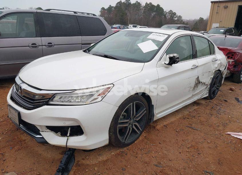 Photo 2 of 2017 Honda Accord TOURING V6 (VIN 1HGCR3F96HA002997)