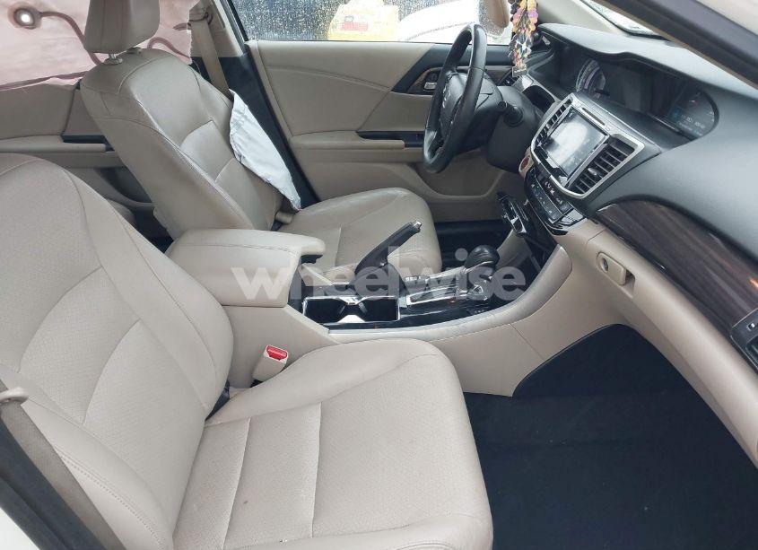 Photo 5 of 2017 Honda Accord TOURING V6 (VIN 1HGCR3F96HA002997)