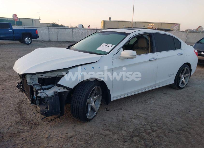 Photo 2 of 2013 Honda Accord TOURING (VIN 1HGCR3F97DA031712)