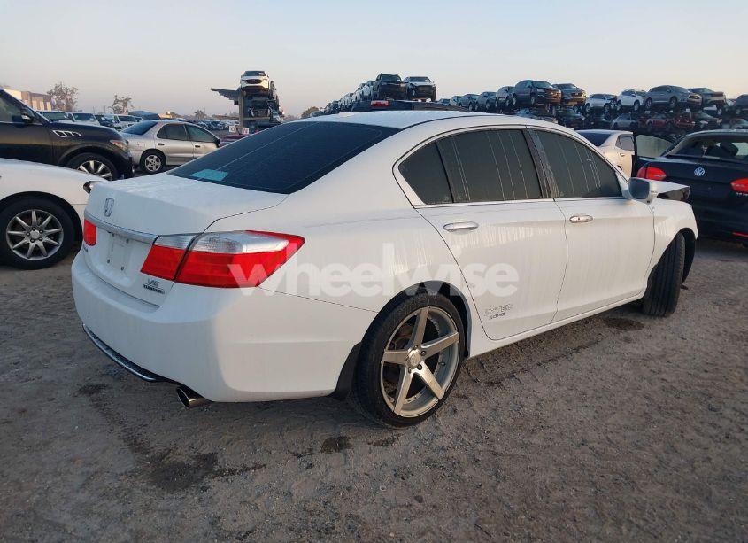 Photo 4 of 2013 Honda Accord TOURING (VIN 1HGCR3F97DA031712)