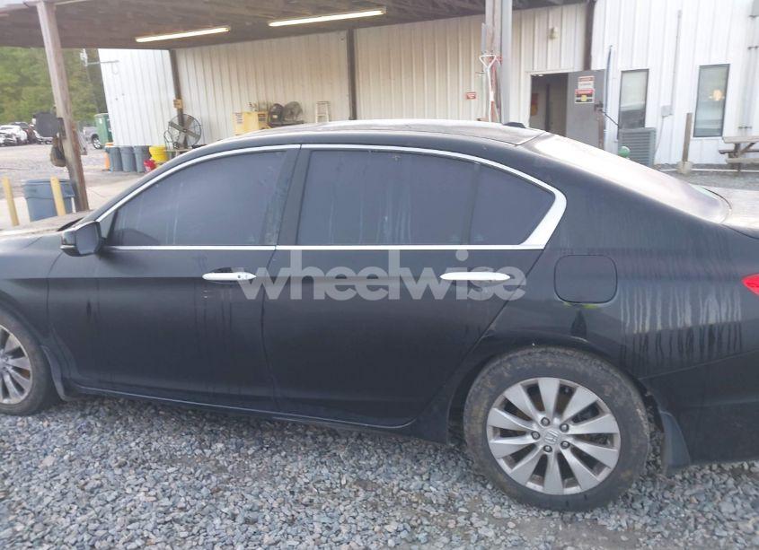 Photo 15 of 2015 Honda Accord TOURING (VIN 1HGCR3F97FA024987)
