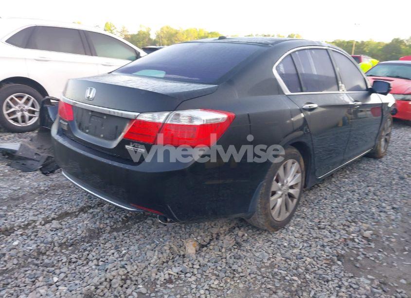Photo 4 of 2015 Honda Accord TOURING (VIN 1HGCR3F97FA024987)